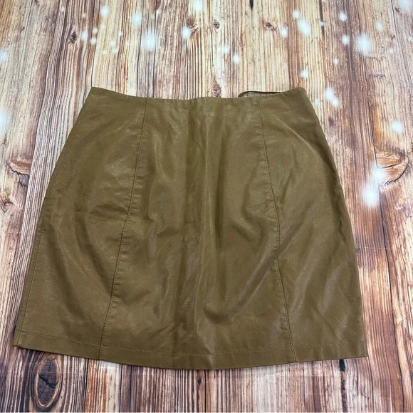Free People  Faux Leather Skirt  Brown Button-Front Size 6 - Picture 3 of 13